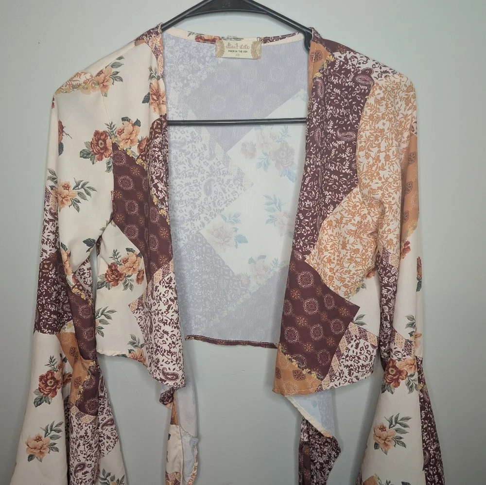 Altar'd State Floral Patchwork Tie-Front Crop Top XS - Picture 7 of 7